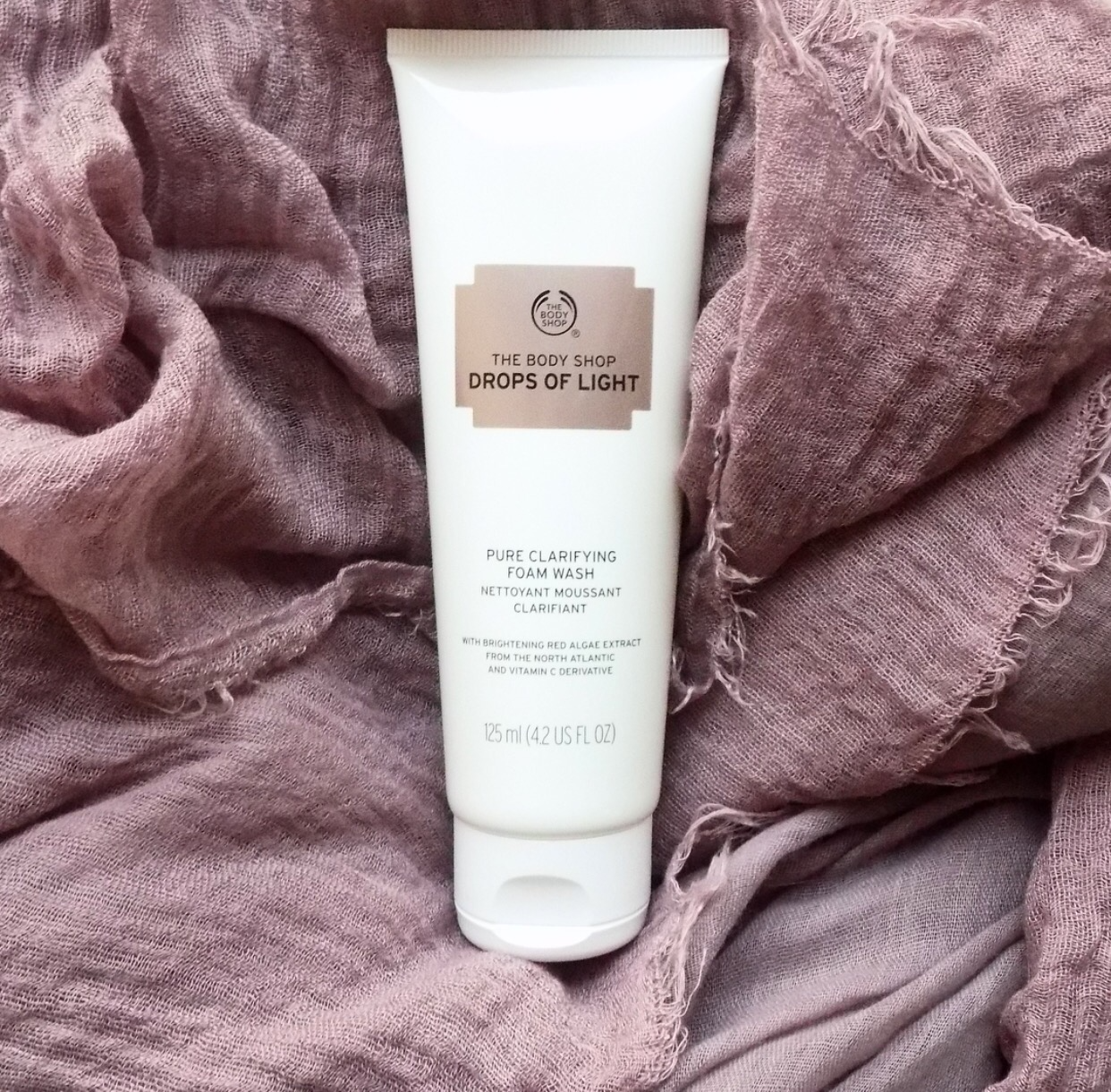 The Body Shop Drops Of Light Pure Clarifying Foam Wash, 125ml